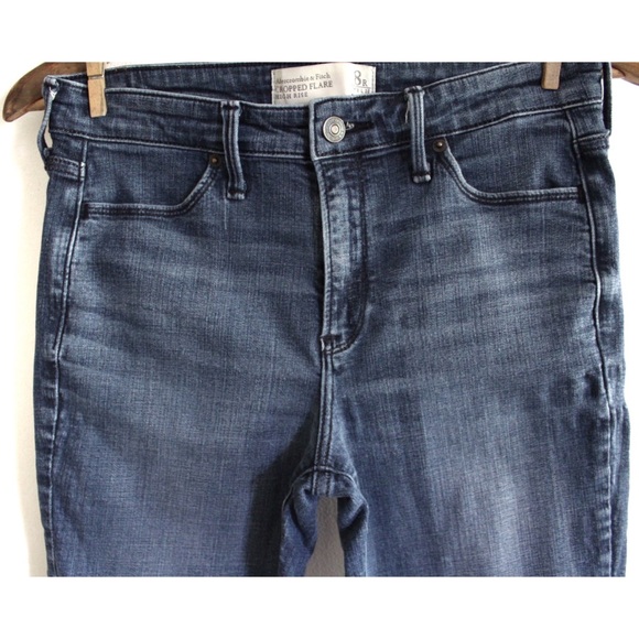A&F High Rise Cropped Flare Raw Hem Jeans 8 29 Preowned - Picture 2 of 9
